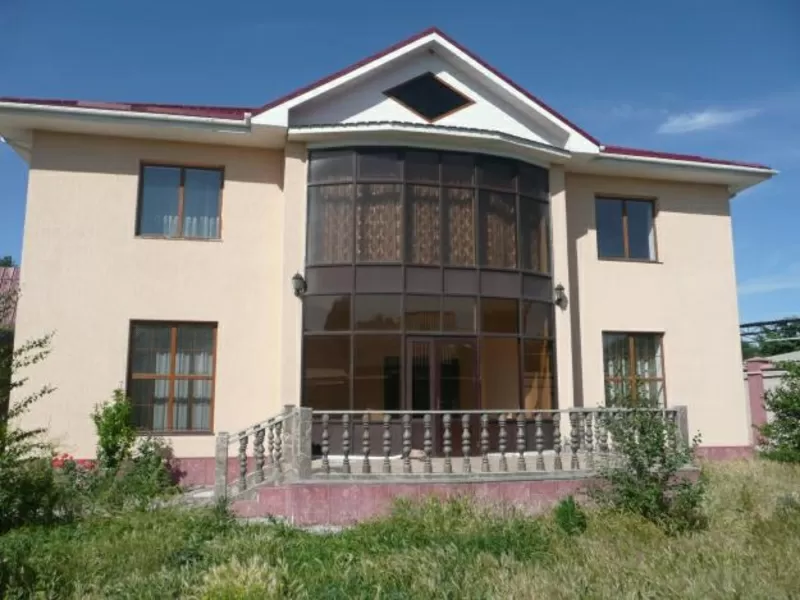 Продам новый кирпичный дом в центре горада Тараз